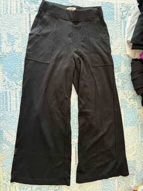 Max Studio Black Wide-Leg Knit Pocket Pants